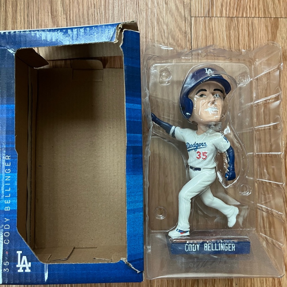 Bobblehead - Picture 11 of 12